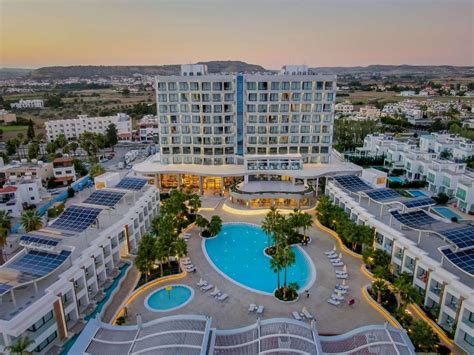 Radisson Blu Hotel, Larnaca, Larnaca (updated prices .